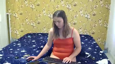 Snapshot of karla318103 chatting on October 11, 6:18 am Karla online show from October 11, 6:18 am