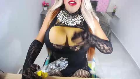 karla_brown25 online show from November 18, 10:35 pm