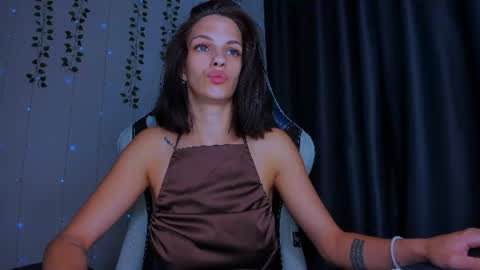 karla_lim online show from July 26, 3:09 pm