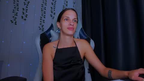karla_lim online show from July 22, 8:05 am