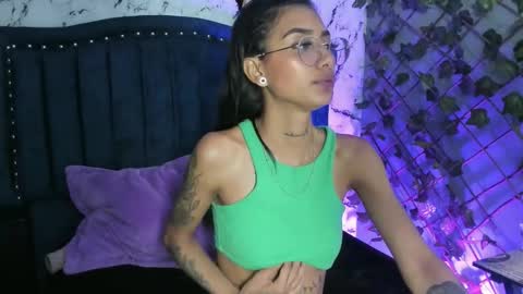 karlaslutskinny__ online show from May 31, 3:49 am