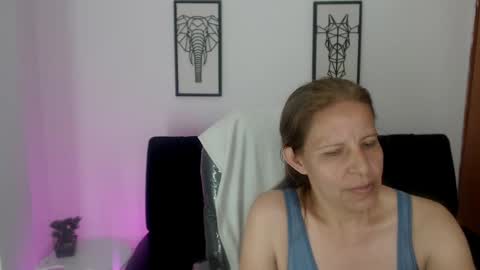 Snapshot of karlye_hot chatting on February 18, 8:49 am KARLYE online show from February 18, 8:49 am