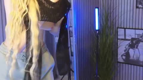 Julia online show from May 22, 8:37 pm