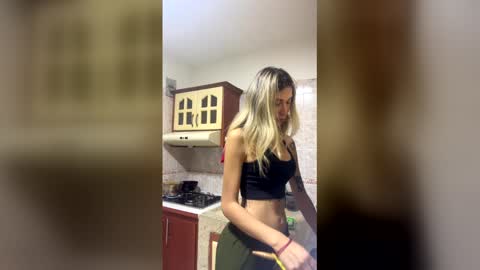 karol28g online show from February 12, 12:36 am