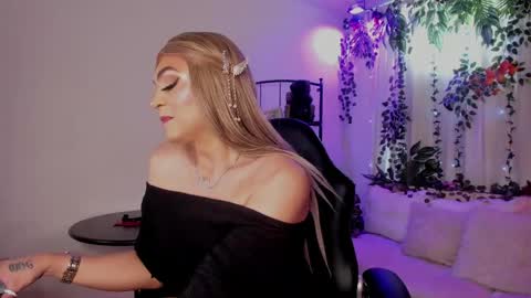  karol  online show from May 9, 1:39 pm