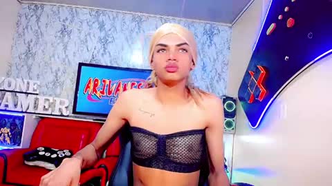 karol Vanessa   online show from May 22, 11:50 am