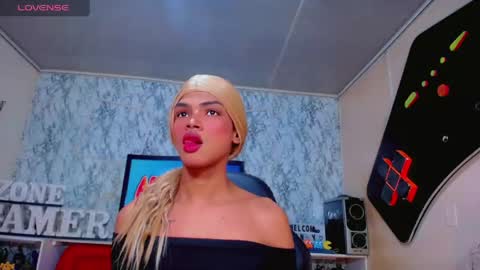karol Vanessa   online show from May 18, 12:00 pm