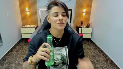 Karol and Luna online show from February 9, 7:38 pm