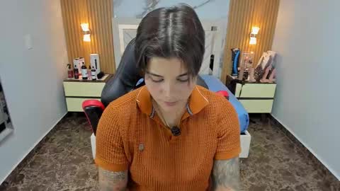 Karol and Luna online show from November 10, 8:00 pm