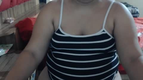 karolbb21 online show from May 9, 11:38 am