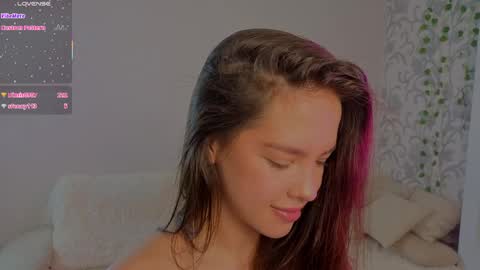 Molly online show from April 14, 8:06 am