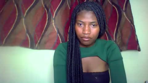 karoliee online show from May 17, 6:06 pm