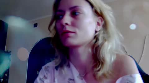 Snapshot of karoline121 chatting on October 17, 6:39 am karoline121 online show from October 17, 6:39 am