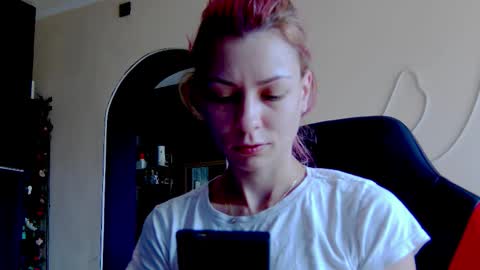 Snapshot of karoline121 chatting on October 19, 9:14 am karoline121 online show from October 19, 9:14 am