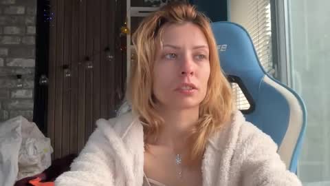 karoline121 online show from February 15, 7:51 am