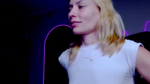 Snapshot of karoline121 chatting on September 30, 8:19 pm karoline121 online show from September 30, 8:19 pm