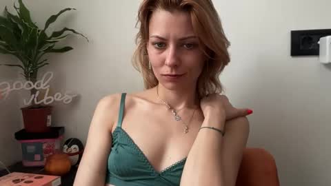 karoline121 online show from February 24, 7:00 am