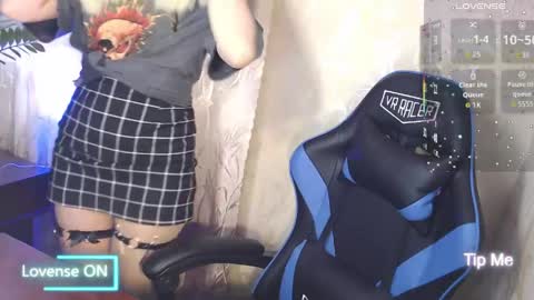 Caroline Fox online show from April 3, 9:38 am