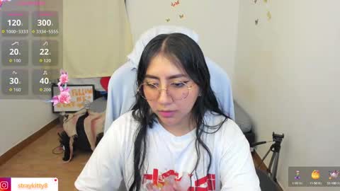 Snapshot of kat_ly_chan chatting on October 8, 1:35 am Kat online show from October 8, 1:35 am