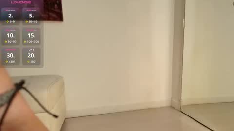 Kat online show from November 19, 1:32 pm