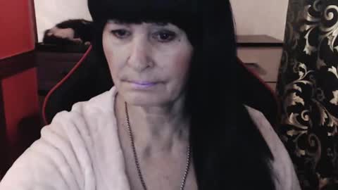 Snapshot of katarinaohdream chatting on December 5, 2:28 pm KatarinaOhDream online show from December 5, 2:28 pm