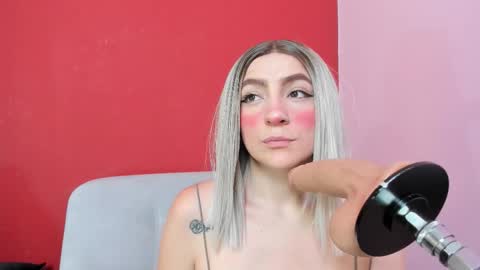 Kate  online show from February 4, 11:25 am