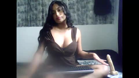 Danna online show from April 13, 6:45 pm