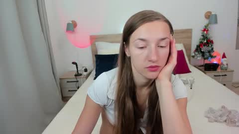 kate_redgar online show from December 16, 2:23 pm