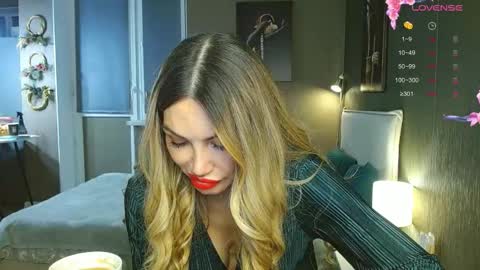 Therapist online show from November 12, 8:44 pm