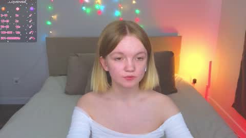 katebunnys online show from March 26, 11:04 am