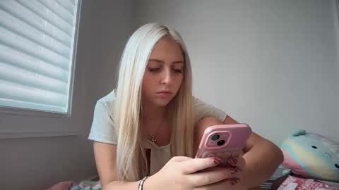 kateharperr online show from December 22, 6:47 pm