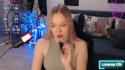 Snapshot of katerinaxvold chatting on October 18, 8:13 pm Lisa online show from October 18, 8:13 pm