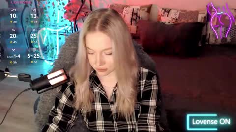 Snapshot of katerinaxvold chatting on September 16, 10:13 pm Lisa online show from September 16, 10:13 pm