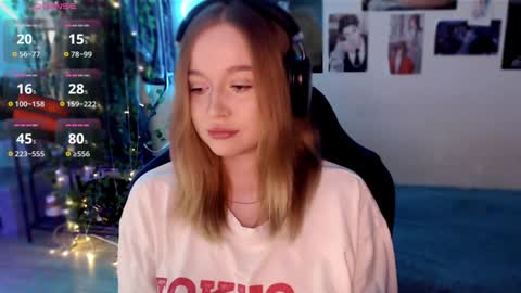 Snapshot of katerinaxvold chatting on December 24, 10:49 pm Lisa online show from December 24, 10:49 pm