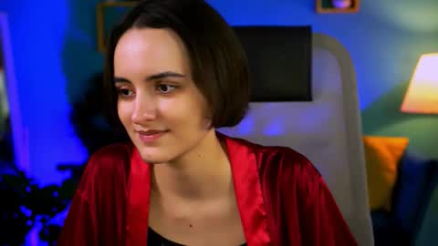 katewillows online show from February 3, 8:07 am