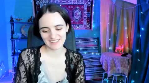 katewillows online show from March 9, 4:39 am