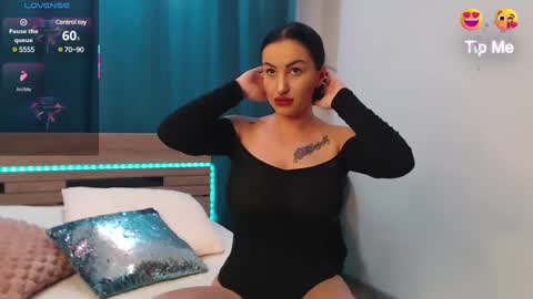Snapshot of katey_riva35708 chatting on February 12, 8:18 pm KateyRiva online show from February 12, 8:18 pm