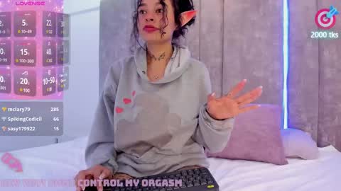 Snapshot of kathegomez_ chatting on March 8, 6:32 am KatheGomez  online show from March 8, 6:32 am