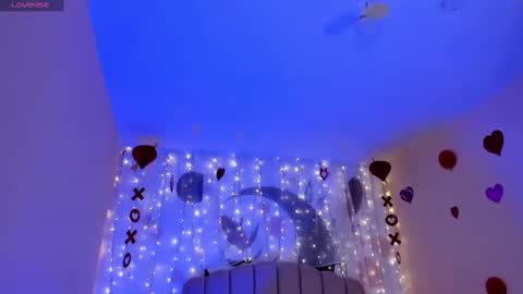 Snapshot of katherin_smith_ chatting on February 9, 6:16 pm kathe online show from February 9, 6:16 pm