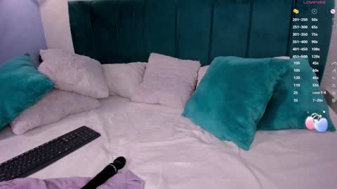 Snapshot of katherin_smith_ chatting on December 31, 10:26 am kathe online show from December 31, 10:26 am