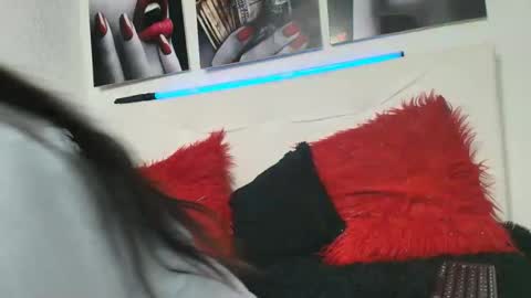 katherine_blair online show from May 1, 12:43 pm