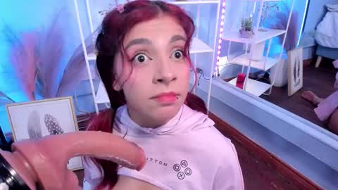 Kathia  online show from October 3, 4:10 am