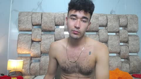 Kaht y Aiden online show from April 8, 8:34 pm