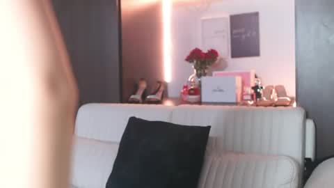 K A T L Y N  online show from April 11, 6:01 pm