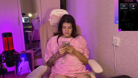 Snapshot of katrin_kristal chatting on February 25, 4:04 pm naked in pvt show 100 tk online show from February 25, 4:04 pm