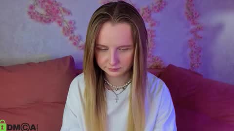 Katrina Bail online show from November 25, 4:33 am