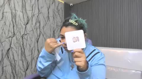 katteyes_ online show from April 9, 8:47 pm