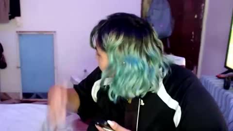 katteyes_ online show from May 25, 9:10 pm