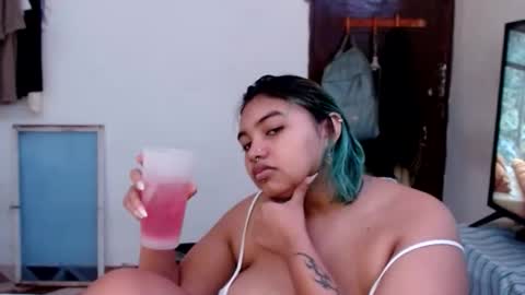 katteyes_ online show from May 27, 7:11 pm