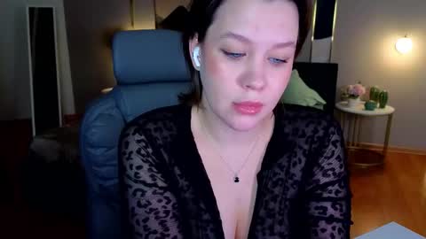 Goddess Katy            VACATION  online show from December 4, 1:16 am